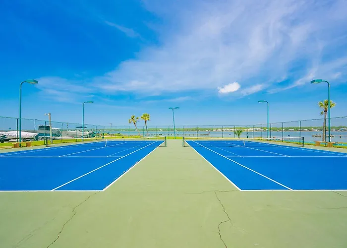 Apartment Surf & Racquet 503a